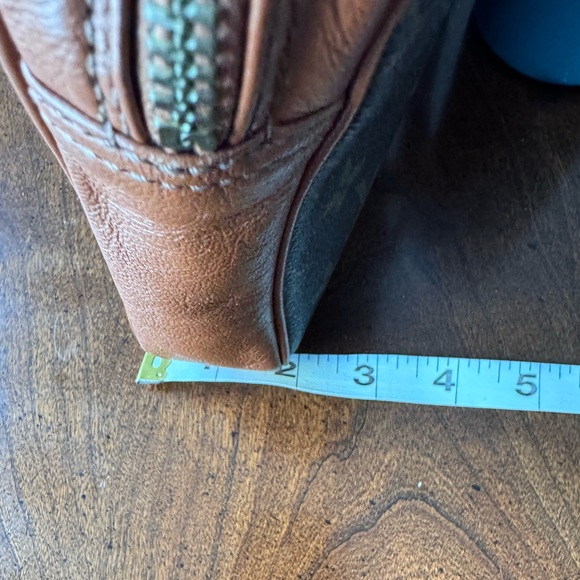 Louis Vuitton Marly crossbody - Picture 10 of 12